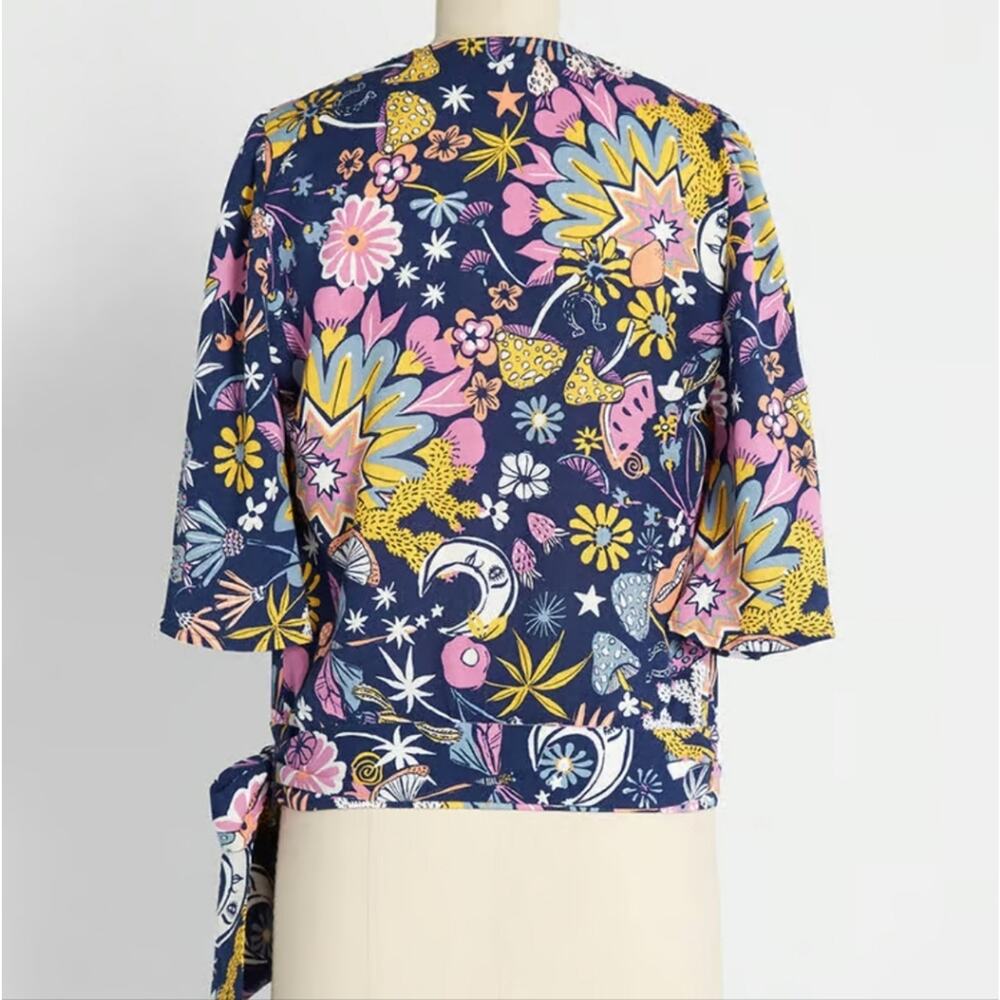 ModCloth Best Is Yet To Come Graphic Print V-Neck Wrap Top Navy Blue XS NWT - Picture 4 of 10